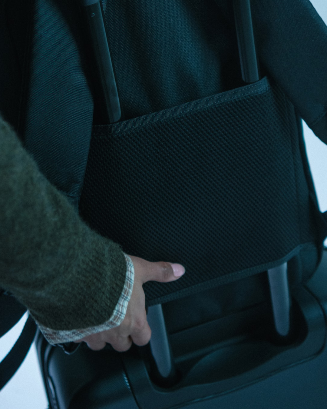 Herschel Kaslo Daypack 20L size guide chart showing dimensions: Height 16.75 inches, Width 11.00 inches, and Depth 5.75 inches.